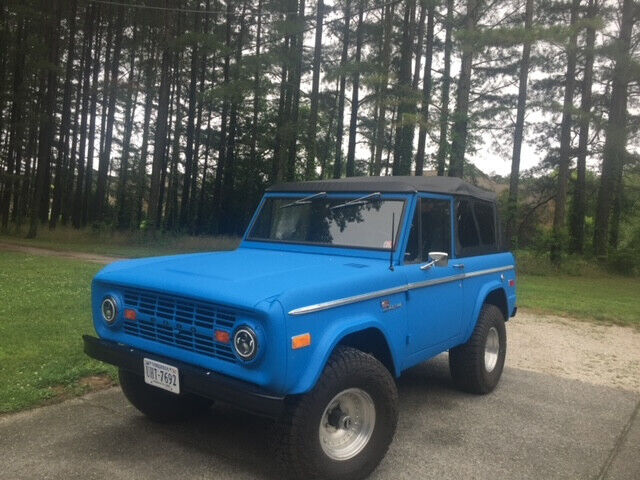 Ford Bronco  year1}