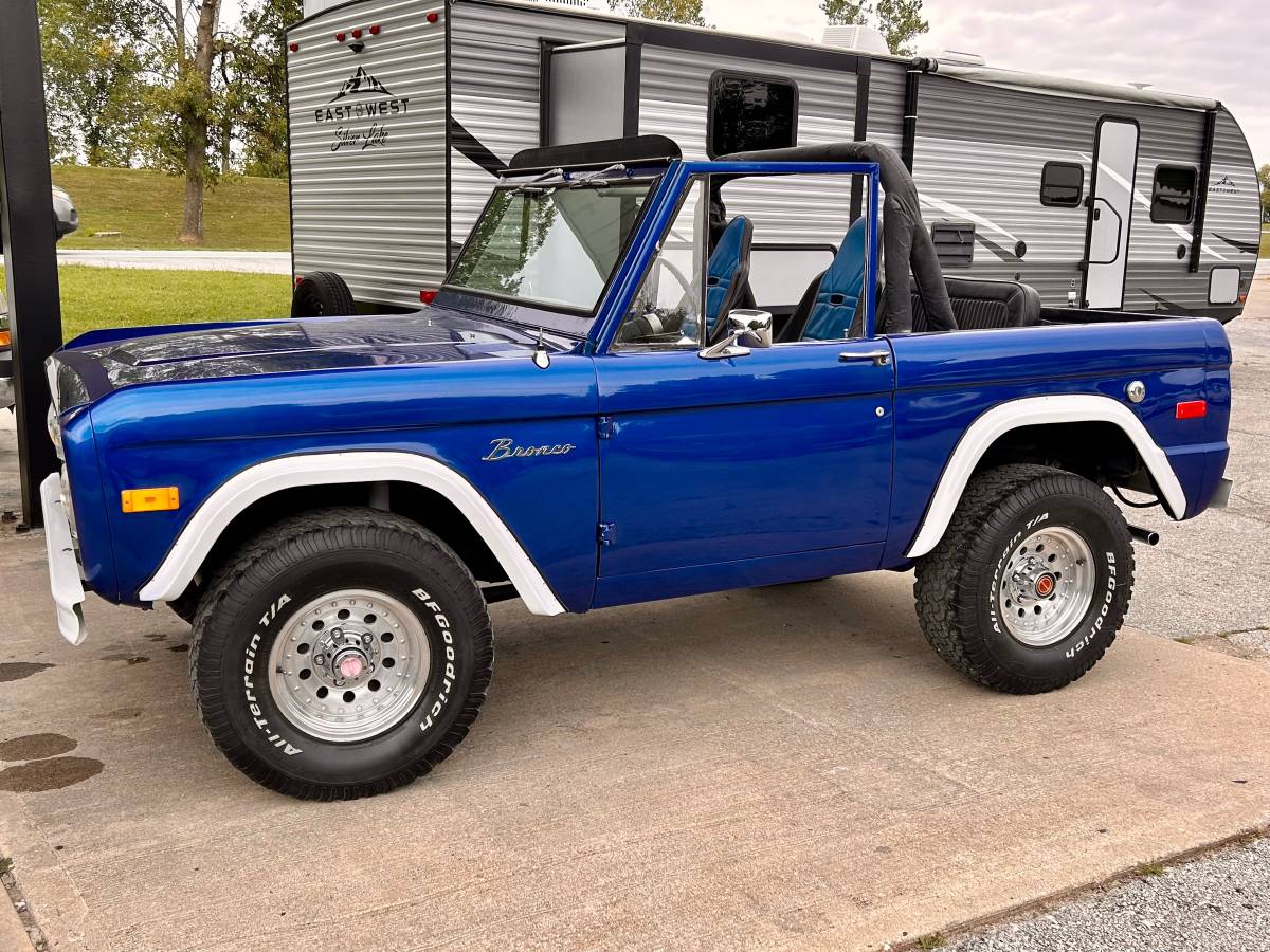 Ford-Bronco-1973-1