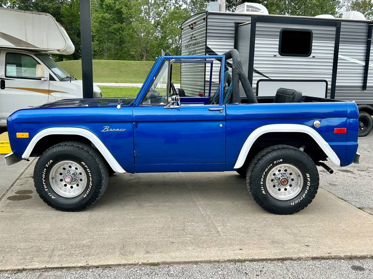 Ford-Bronco-1973-1