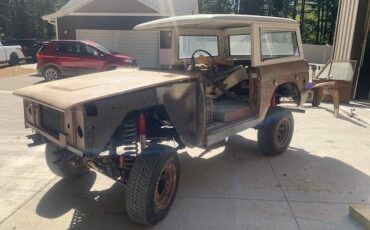 Ford-Bronco-1973-1