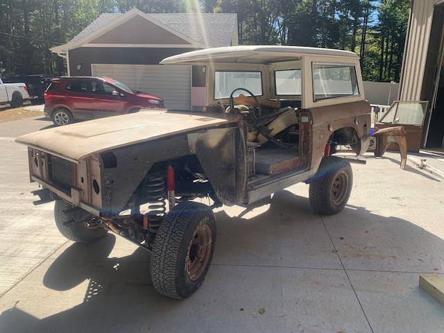 Ford-Bronco-1973-1