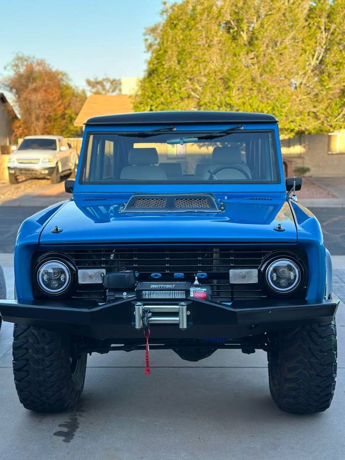 Ford-Bronco-1974-1