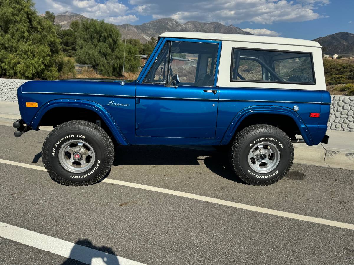 Ford-Bronco-1974