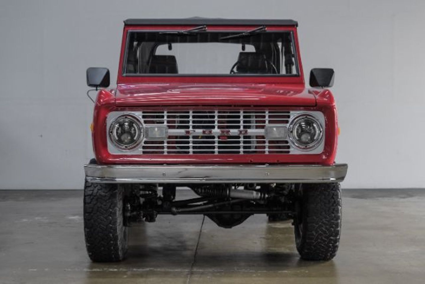 Ford-Bronco-1975-4