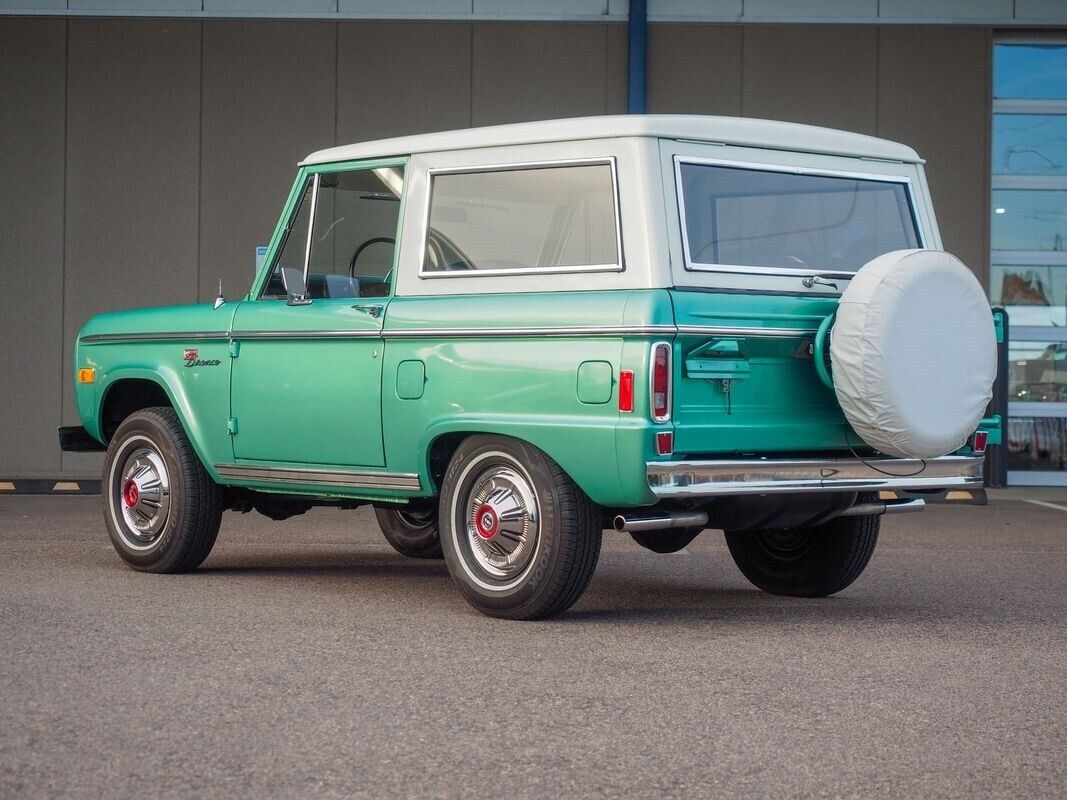 Ford-Bronco-1977-1