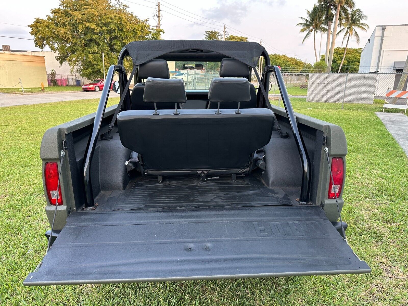 Ford-Bronco-1977-12