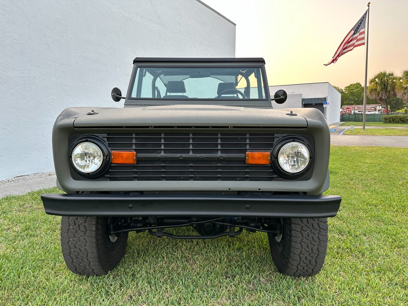 Ford-Bronco-1977-5