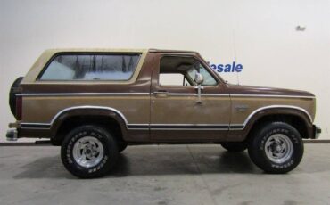 Ford-Bronco-1983-5