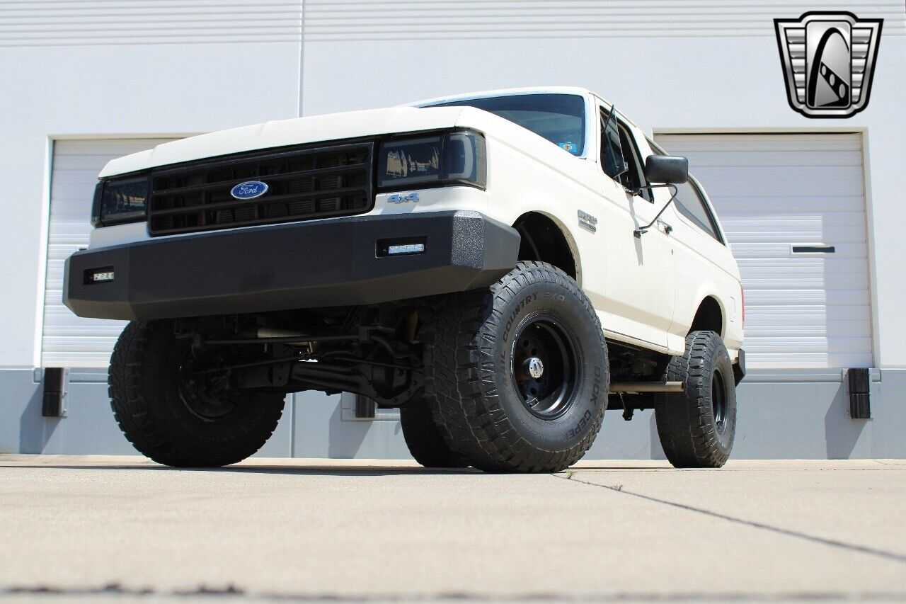 Ford-Bronco-1989-3