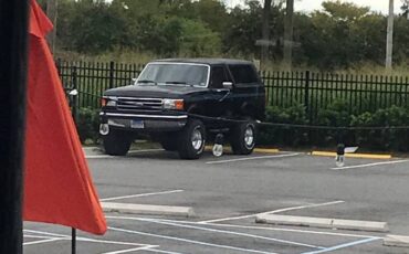 Ford-Bronco-1990-11