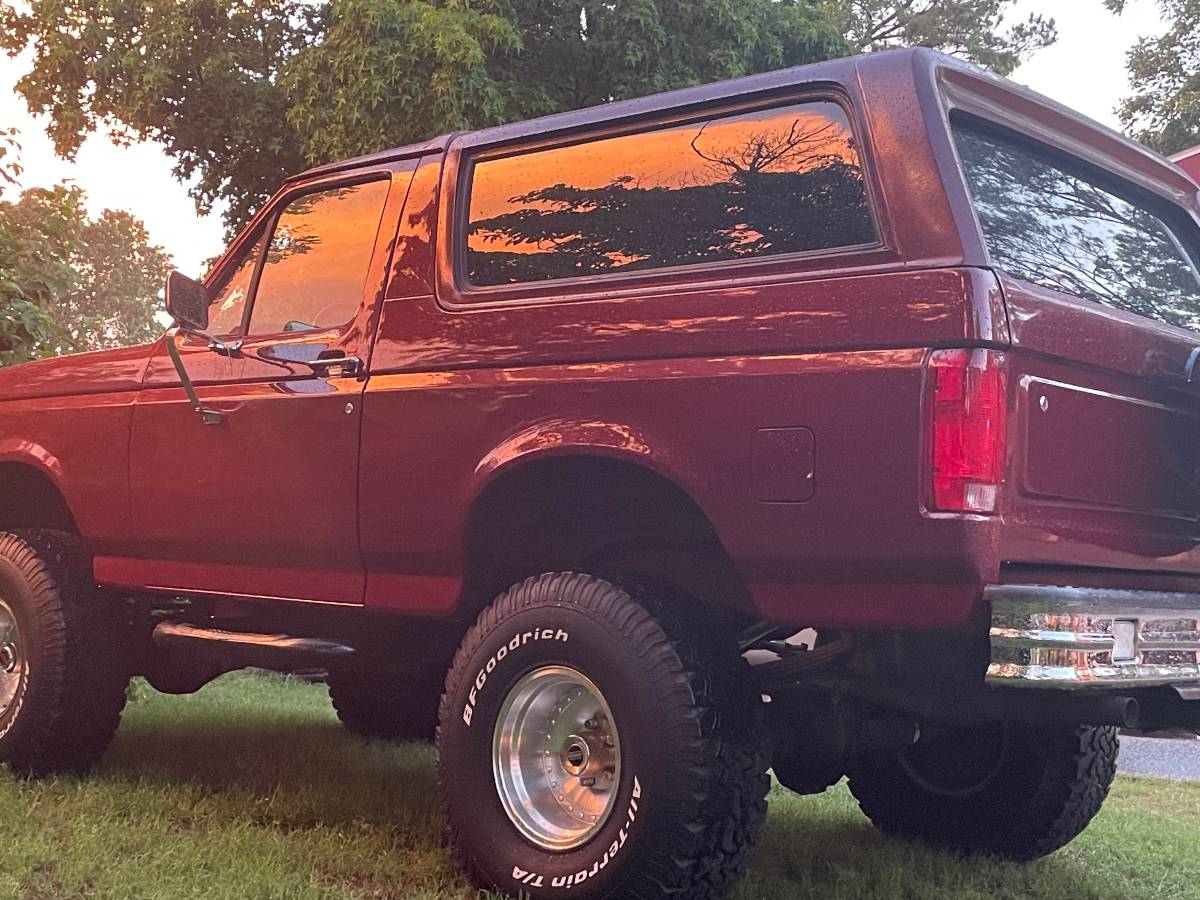 Ford-Bronco-1990-3