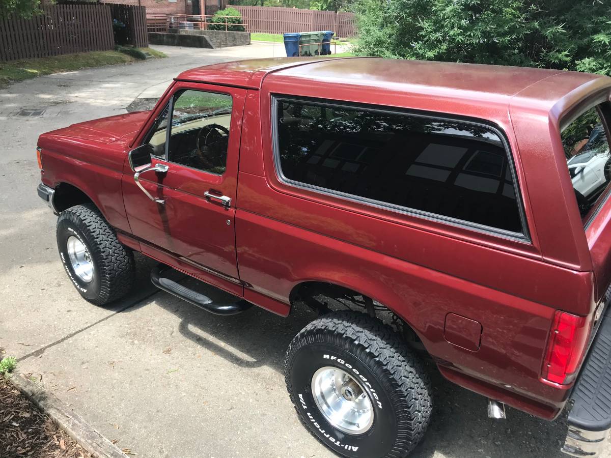 Ford-Bronco-1990-9