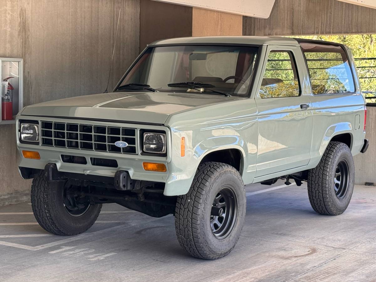 Ford-Bronco-2-1986-2