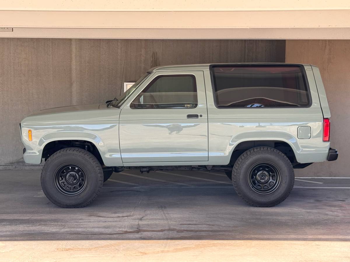 Ford-Bronco-2-1986-3