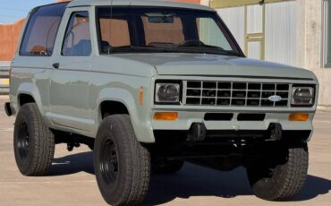 Ford-Bronco-2-1986