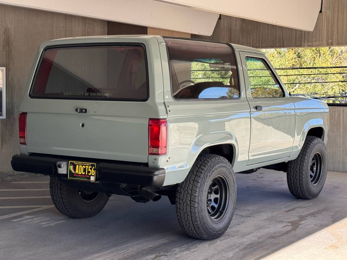 Ford-Bronco-2-1986-5