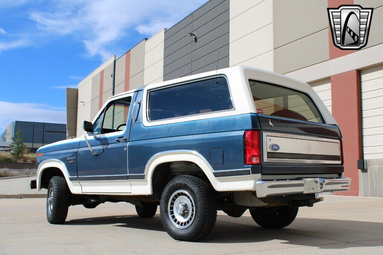 Ford-Bronco-Cabriolet-1986-4