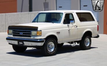 Ford-Bronco-Cabriolet-1990-4