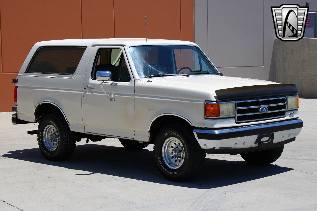 Ford-Bronco-Cabriolet-1990-5