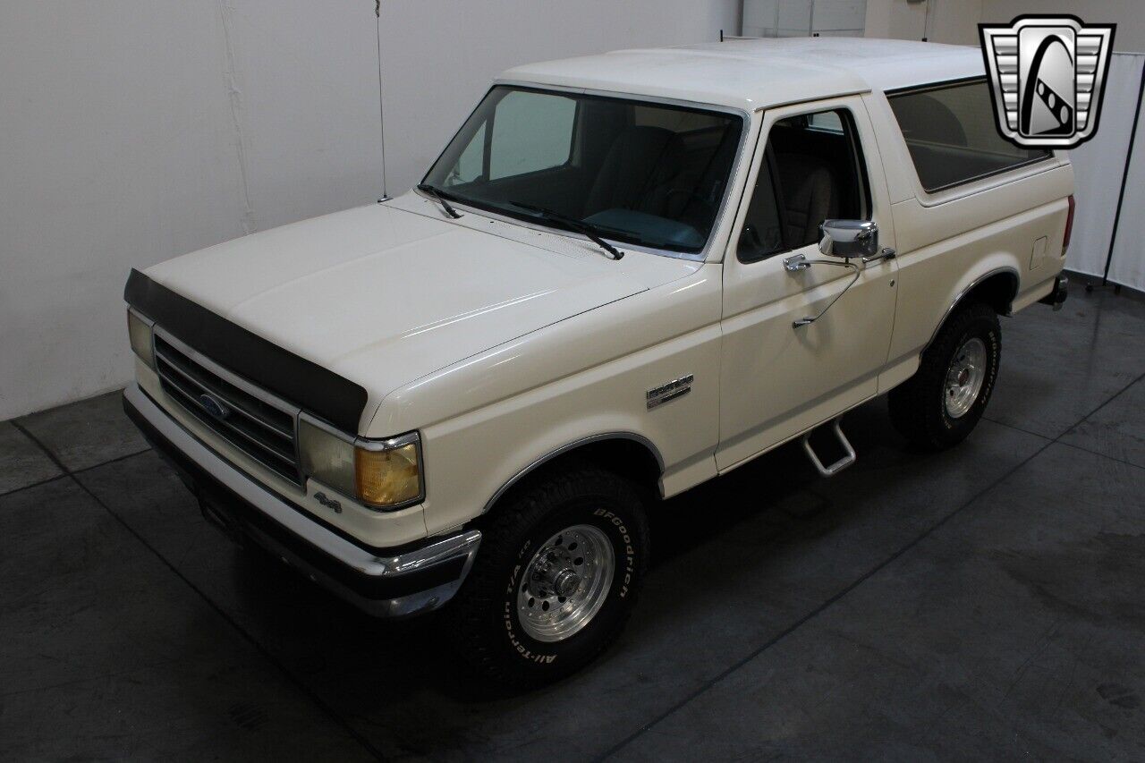 Ford-Bronco-Cabriolet-1990-8