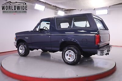 Ford-Bronco-Custom-1993-4