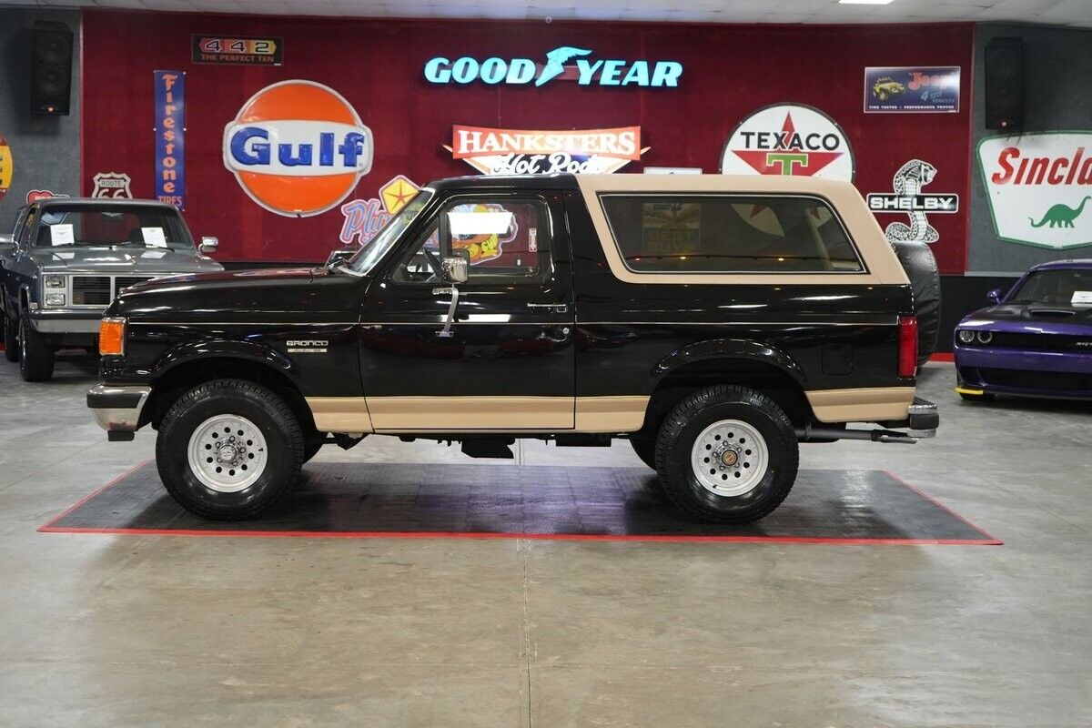 Ford-Bronco-Eddie-Bauer-4x4-SUV-1991-2