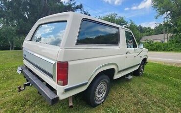 Ford-Bronco-SUV-1986-3