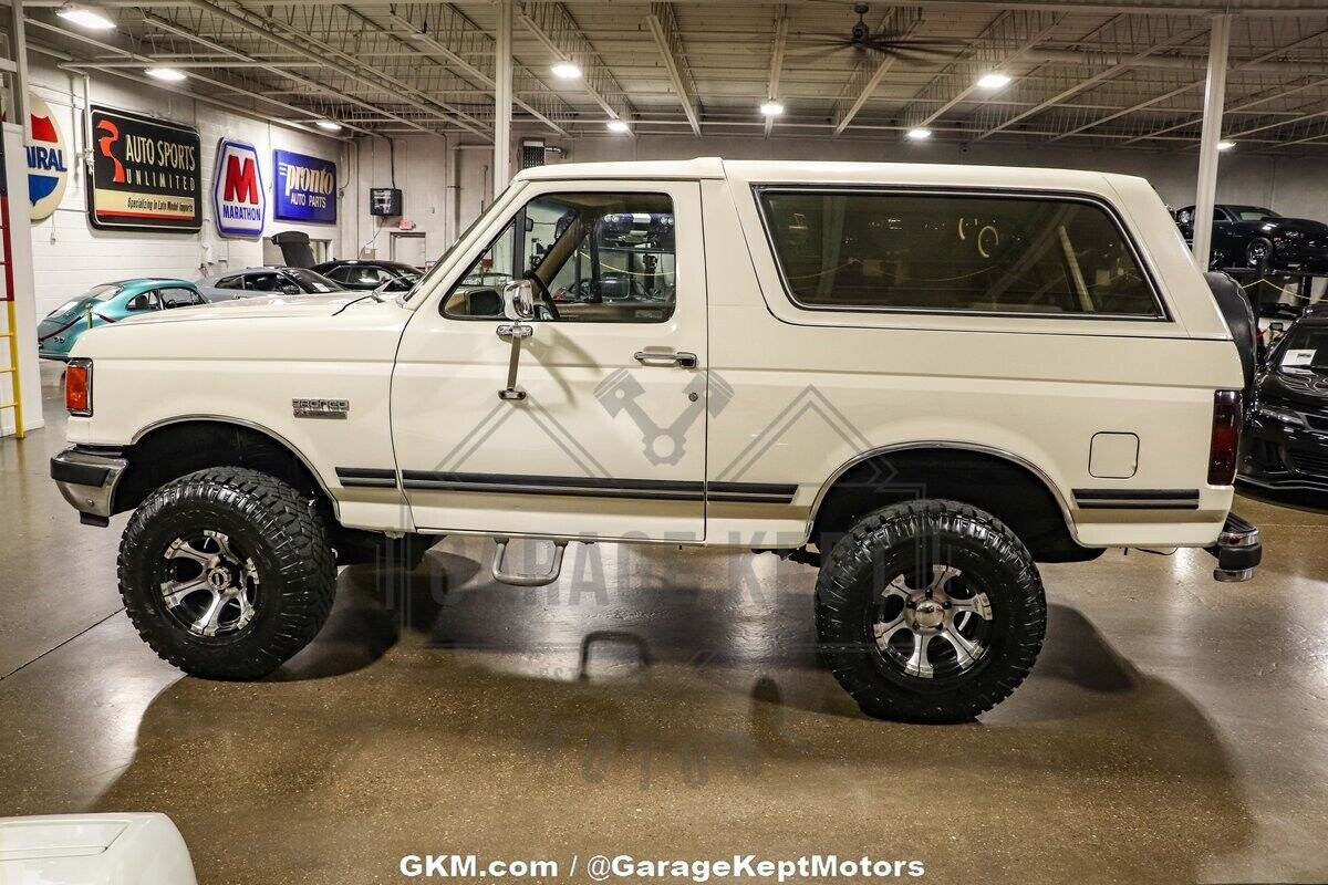 Ford-Bronco-SUV-1990-10