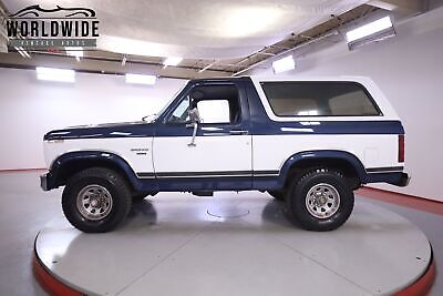 Ford-Bronco-XLT-1986-2