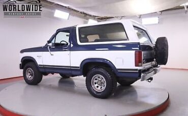 Ford-Bronco-XLT-1986-4