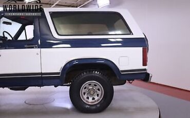 Ford-Bronco-XLT-1986-9