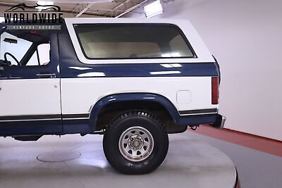 Ford-Bronco-XLT-1986-9