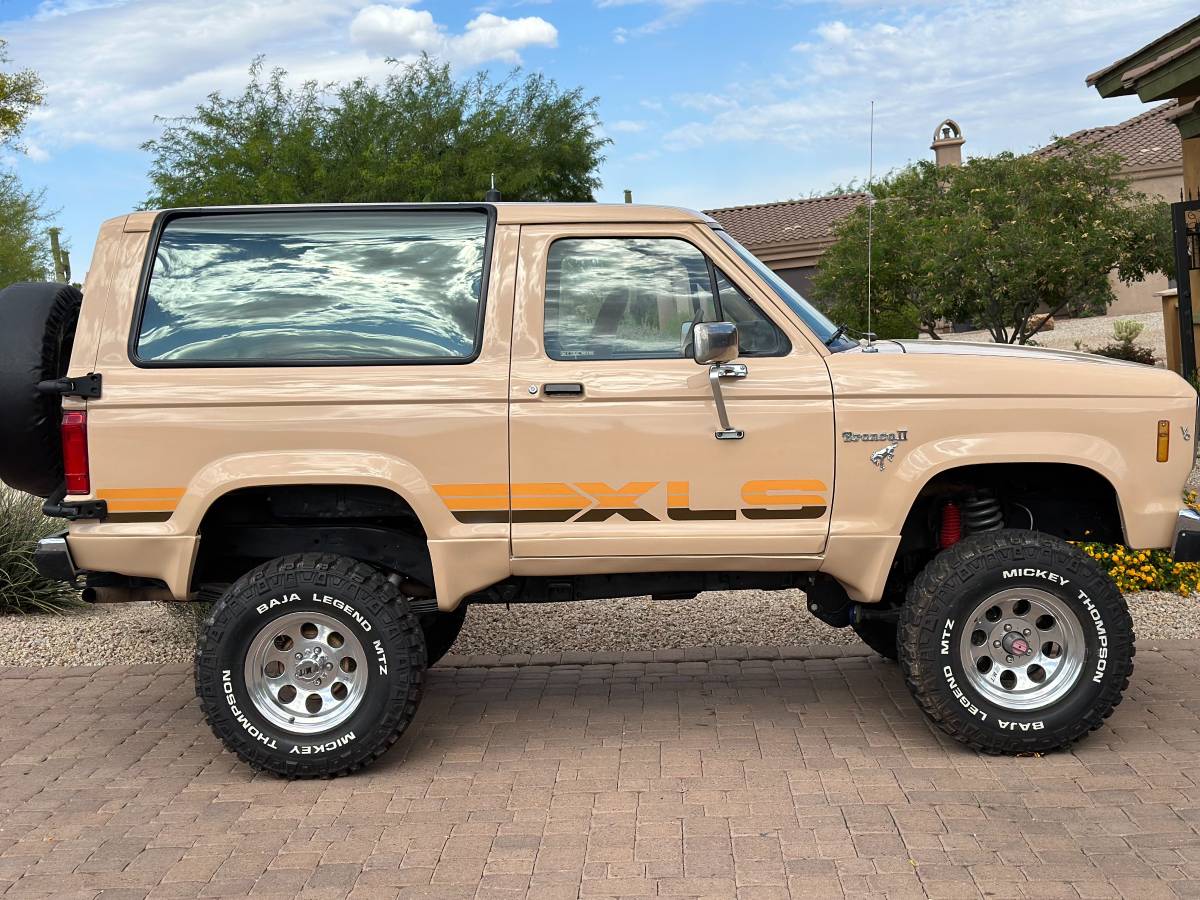 Ford-Bronco-ii-xl-1985