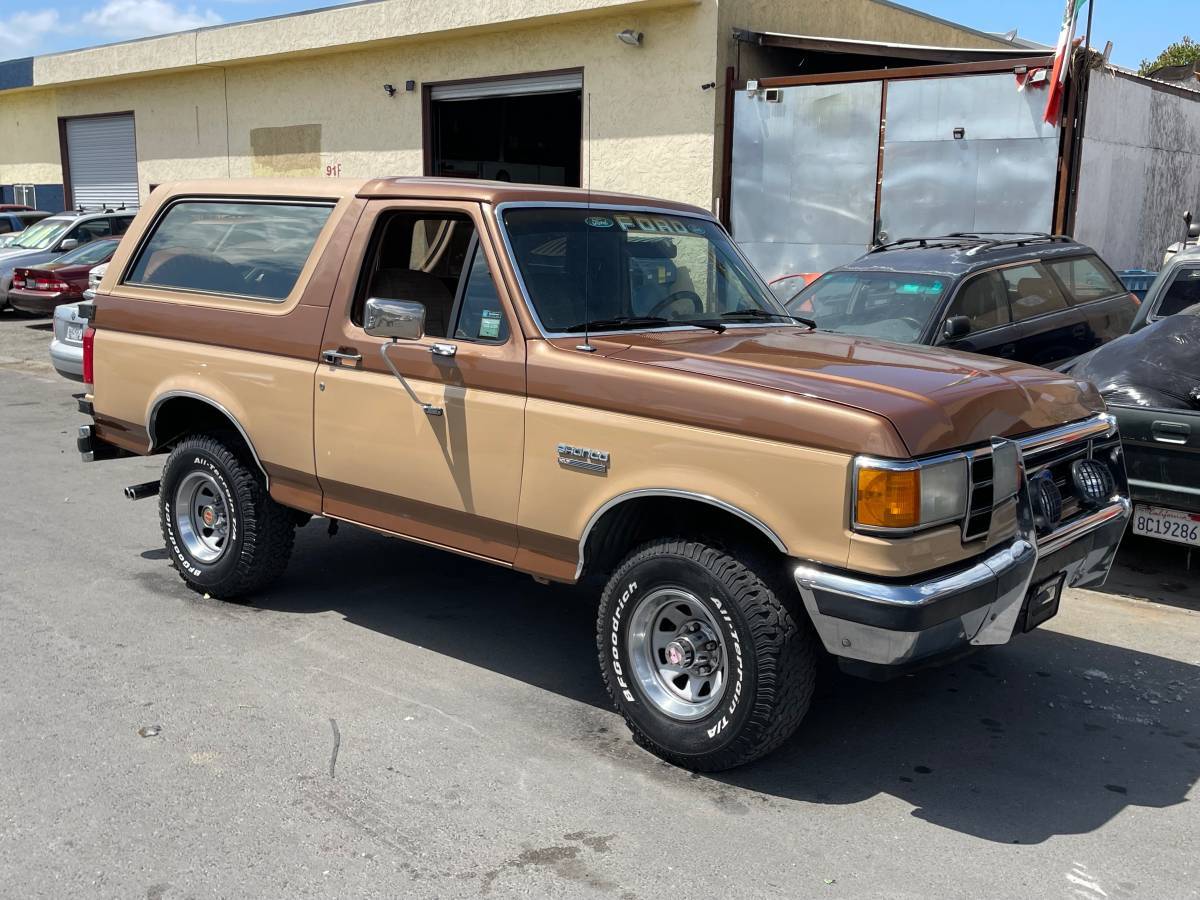 Ford-Bronco-xlt-1989