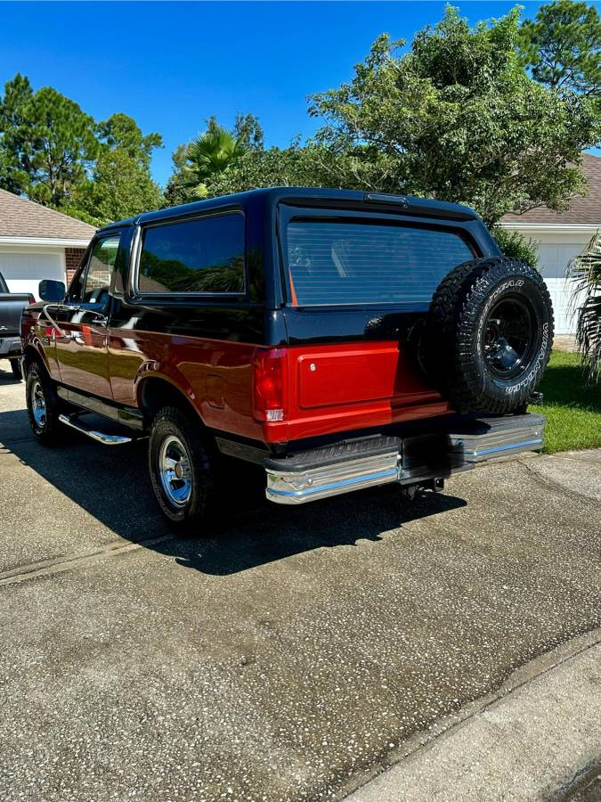 Ford-Bronco-xlt-4x4-1993-1