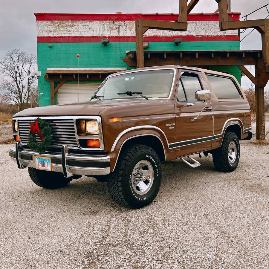 Ford-Bronco-xlt-4x4-5.0l-1983