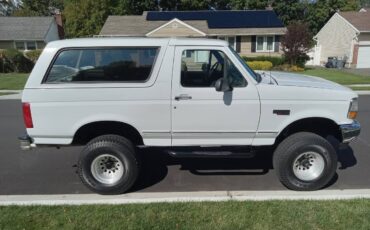 Ford-Bronco-xlt-5.0-stick-shift-1992-1