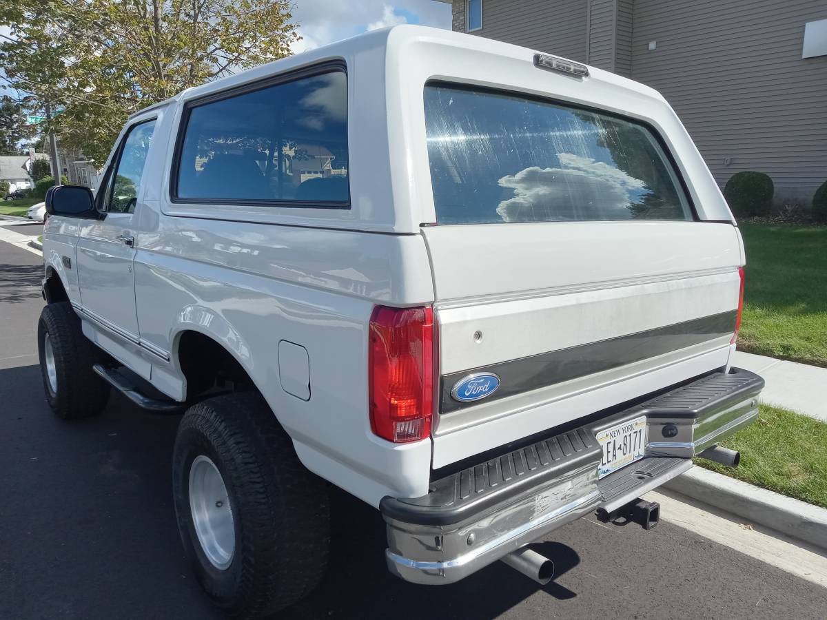 Ford-Bronco-xlt-5.0-stick-shift-1992-3