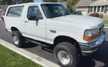 Ford-Bronco-xlt-5.0-stick-shift-1992