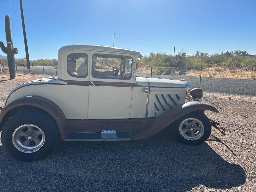 Ford-Coupe-1930-2