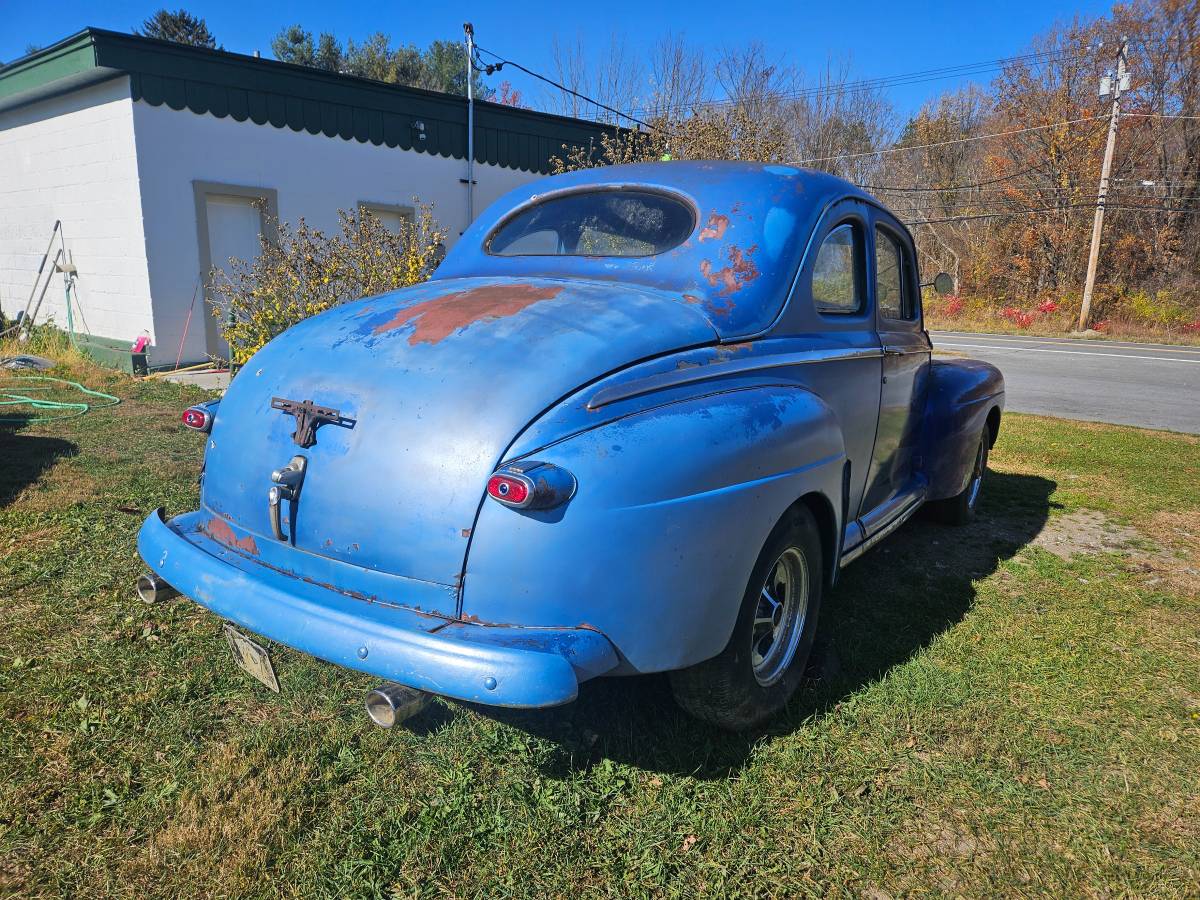 Ford-Coupe-1947-2