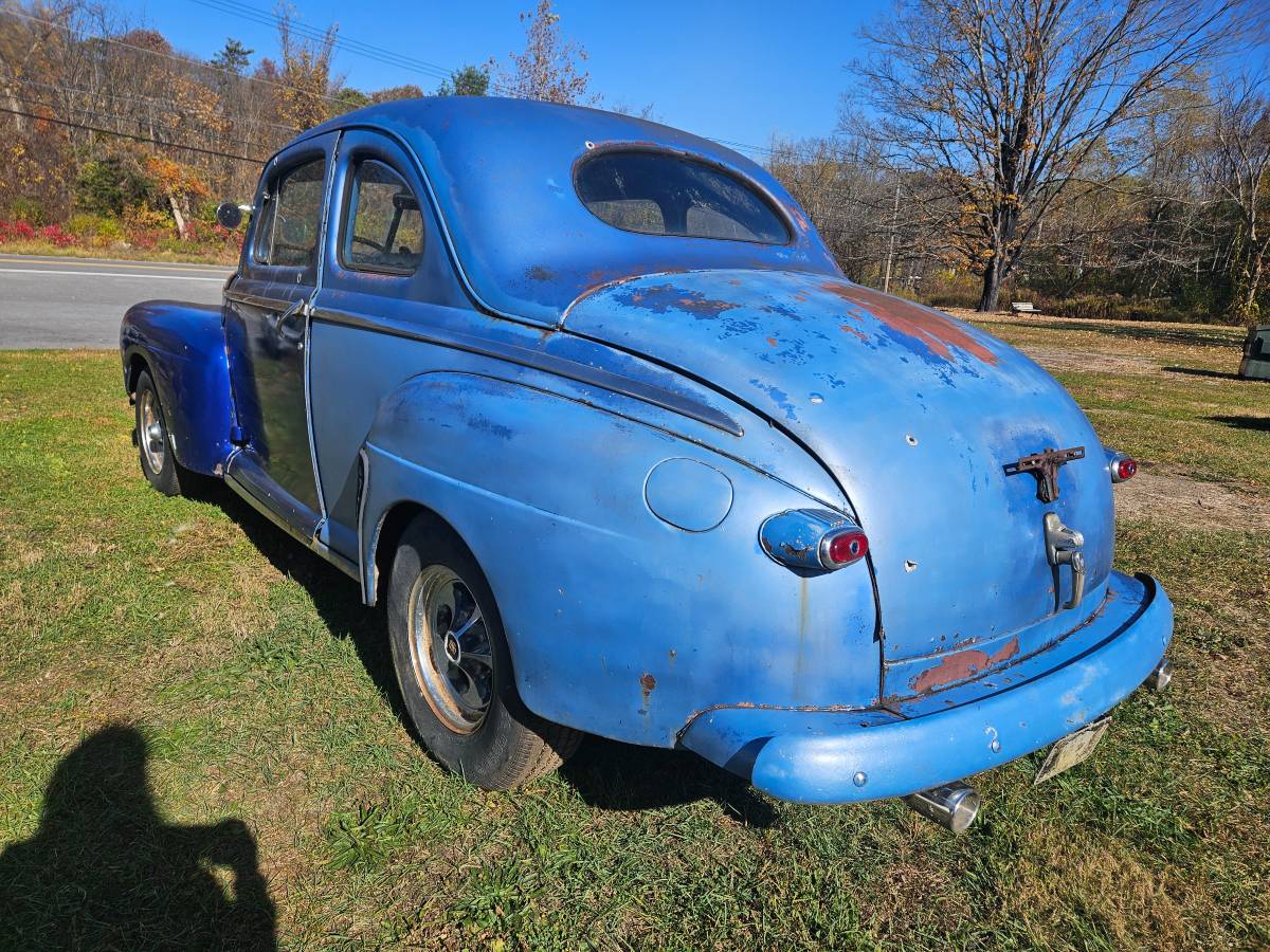 Ford-Coupe-1947-3