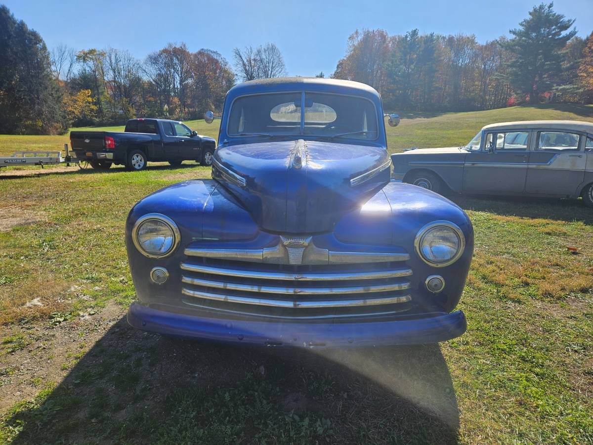 Ford-Coupe-1947-4