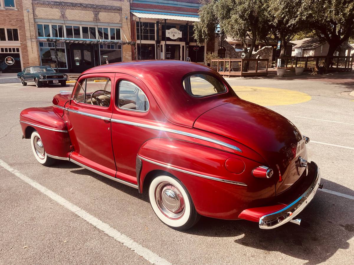 Ford-Coupe-1947-4