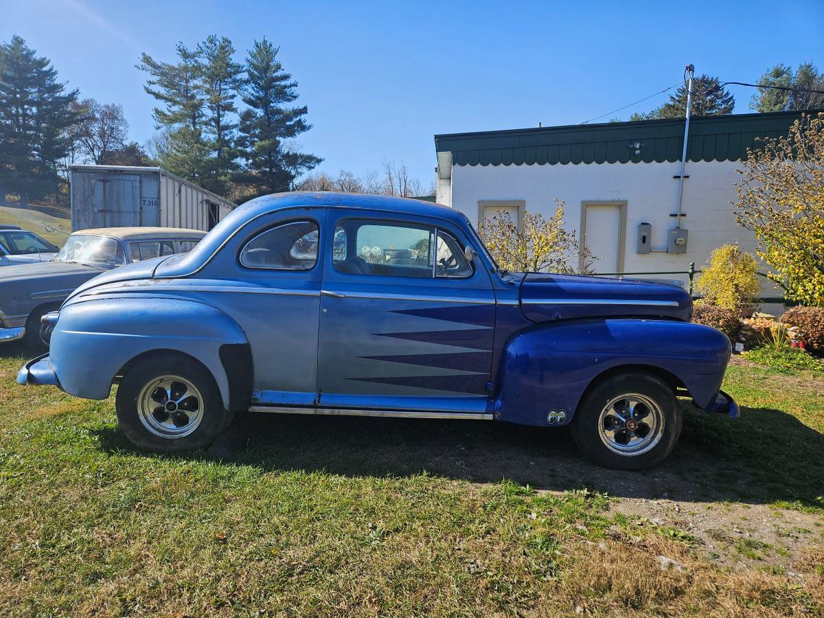 Ford-Coupe-1947-5