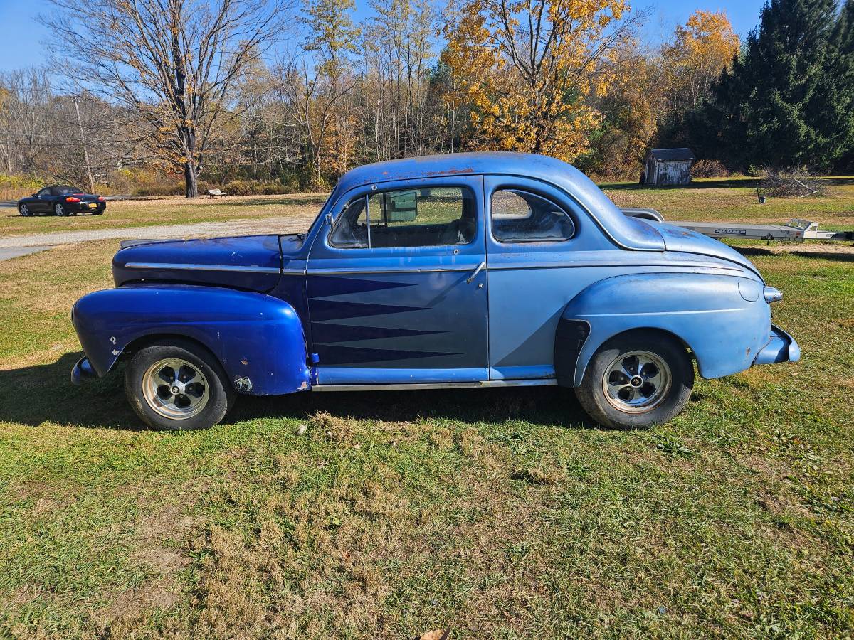 Ford-Coupe-1947-9