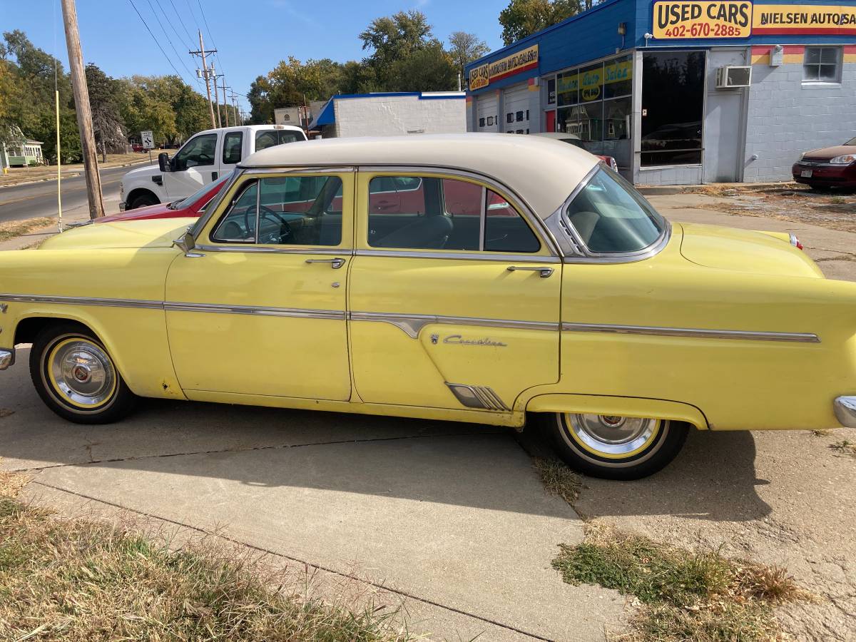 Ford-Crestline-1954-1