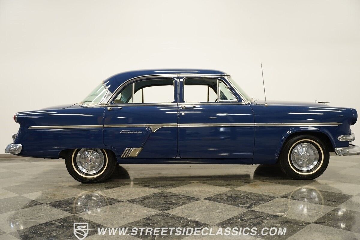 Ford-Crestline-Berline-1954-10