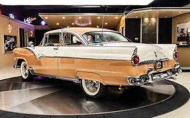 Ford-Crown-Victoria-Coupe-1955-15