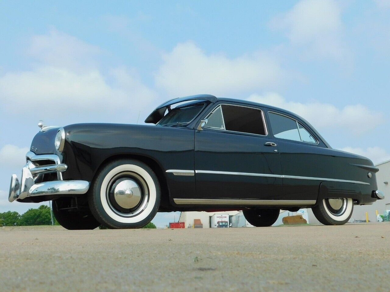 Ford-Custom-Coupe-1949-3